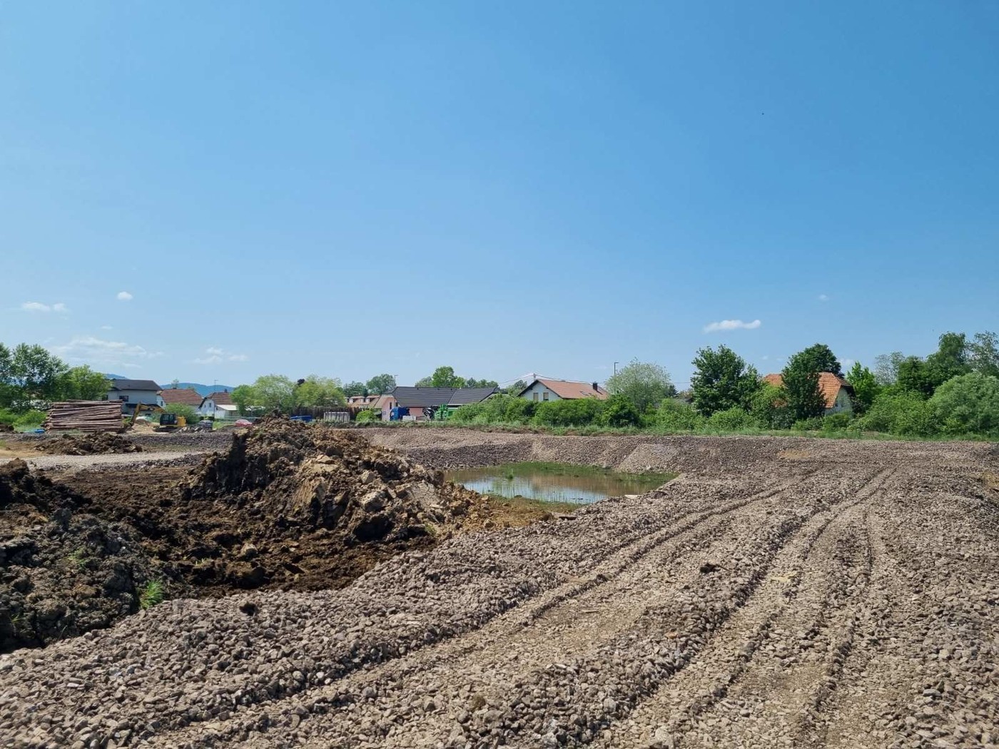 Nasutje že kaže obrise Naselja Jezero!